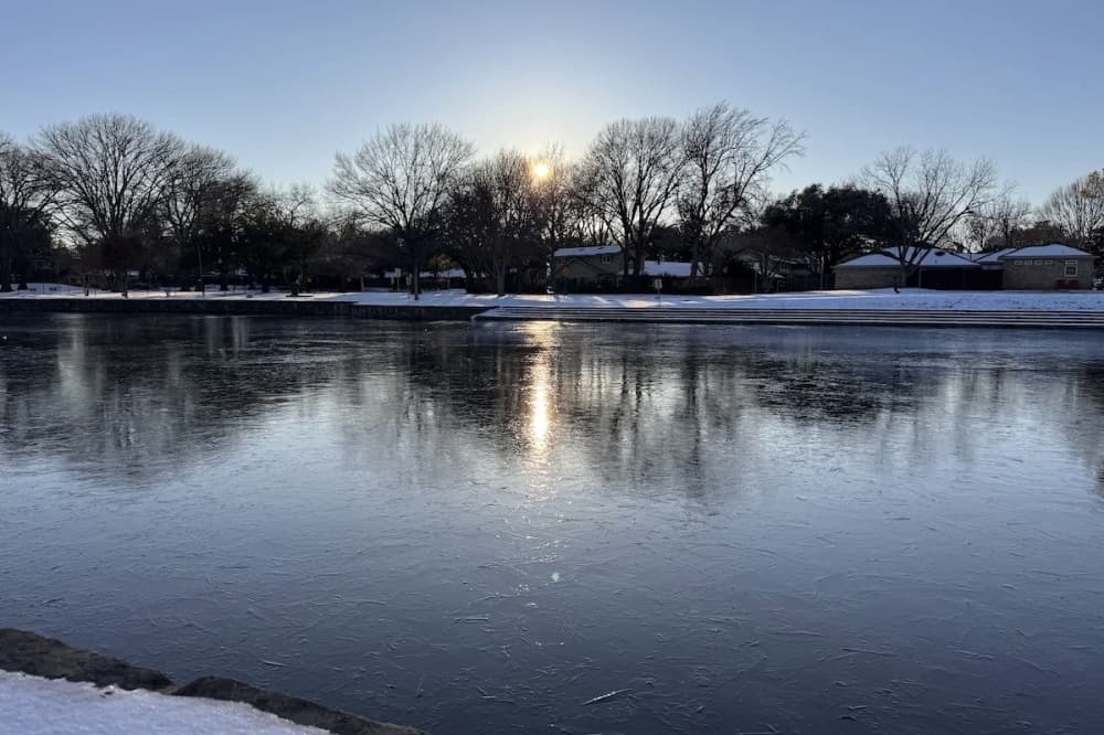Dallas-Fort Worth icy roads expected to continue melting through Wednesday