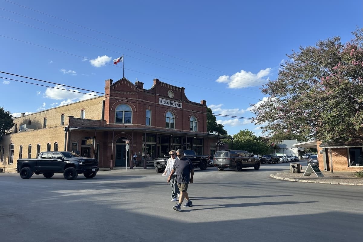New Braunfels approves contract for final design of pedestrian improvements in Gruene