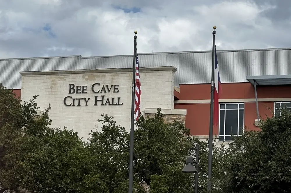 Bee Cave rejects permit for VVater research lab