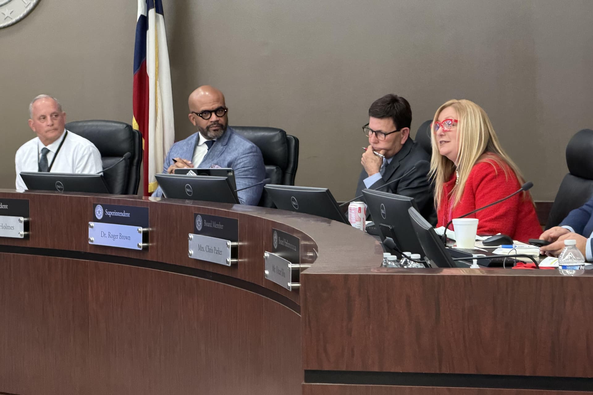 Humble ISD trustees streamline process for acquiring some library materials