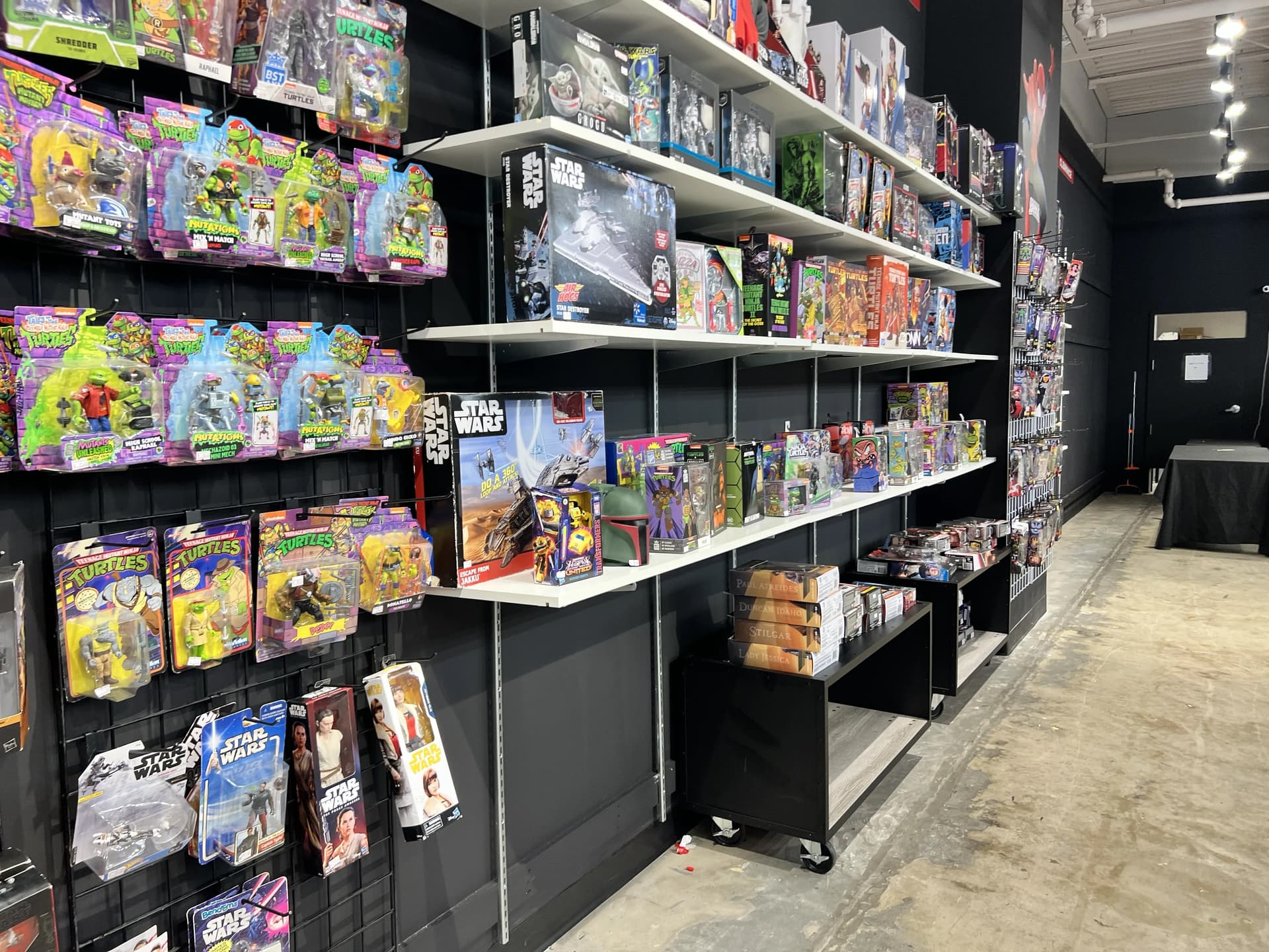 Collector’s Edition now offering trading cards, figurines at Allen Premium Outlets