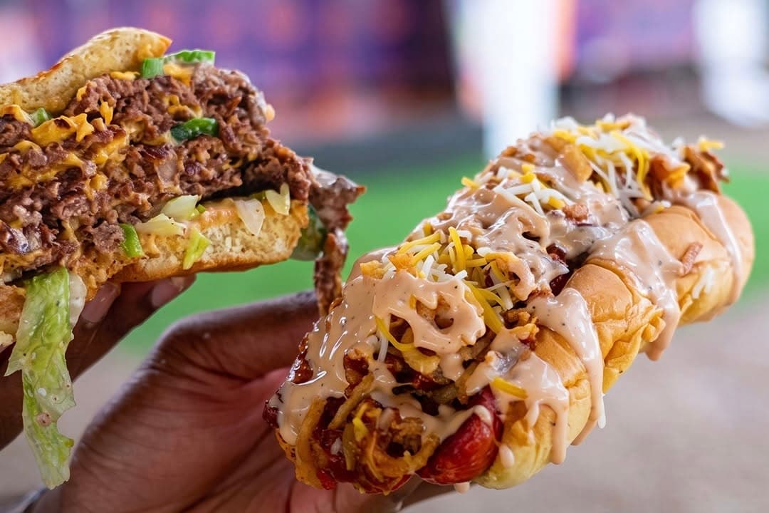 Halal smash burgers, hot dog food truck opens in Webster area