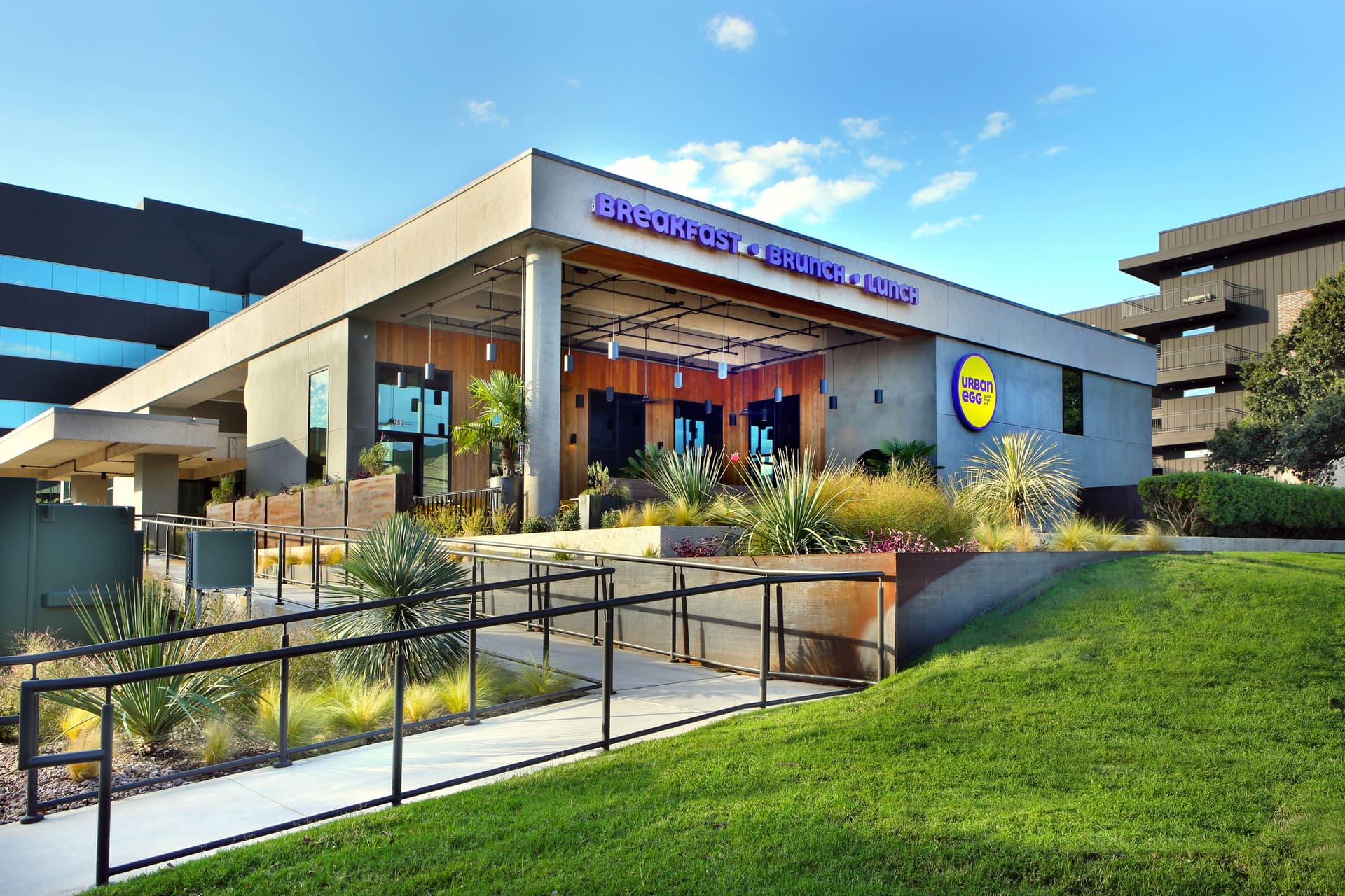 Candy, breakfast and sushi: 5 North Central Austin business updates