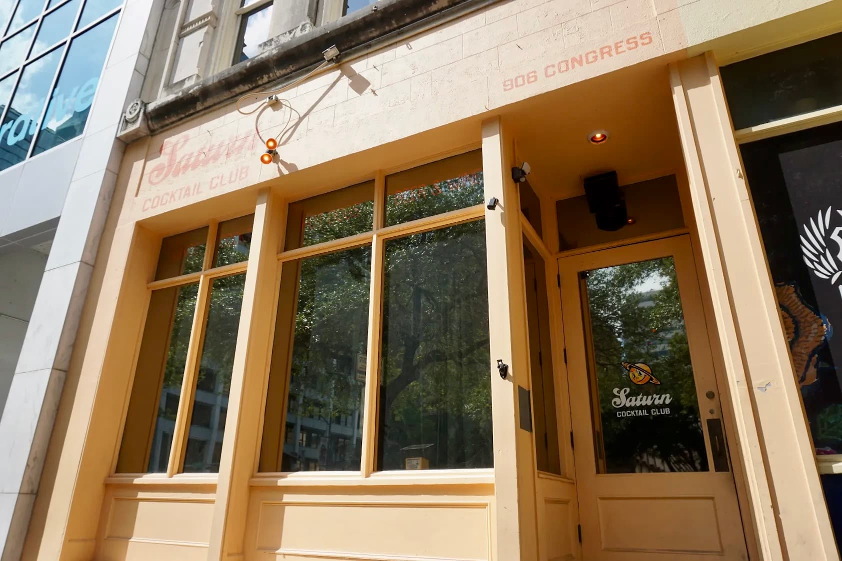 Saturn Cocktail Club closes after three years in Austin