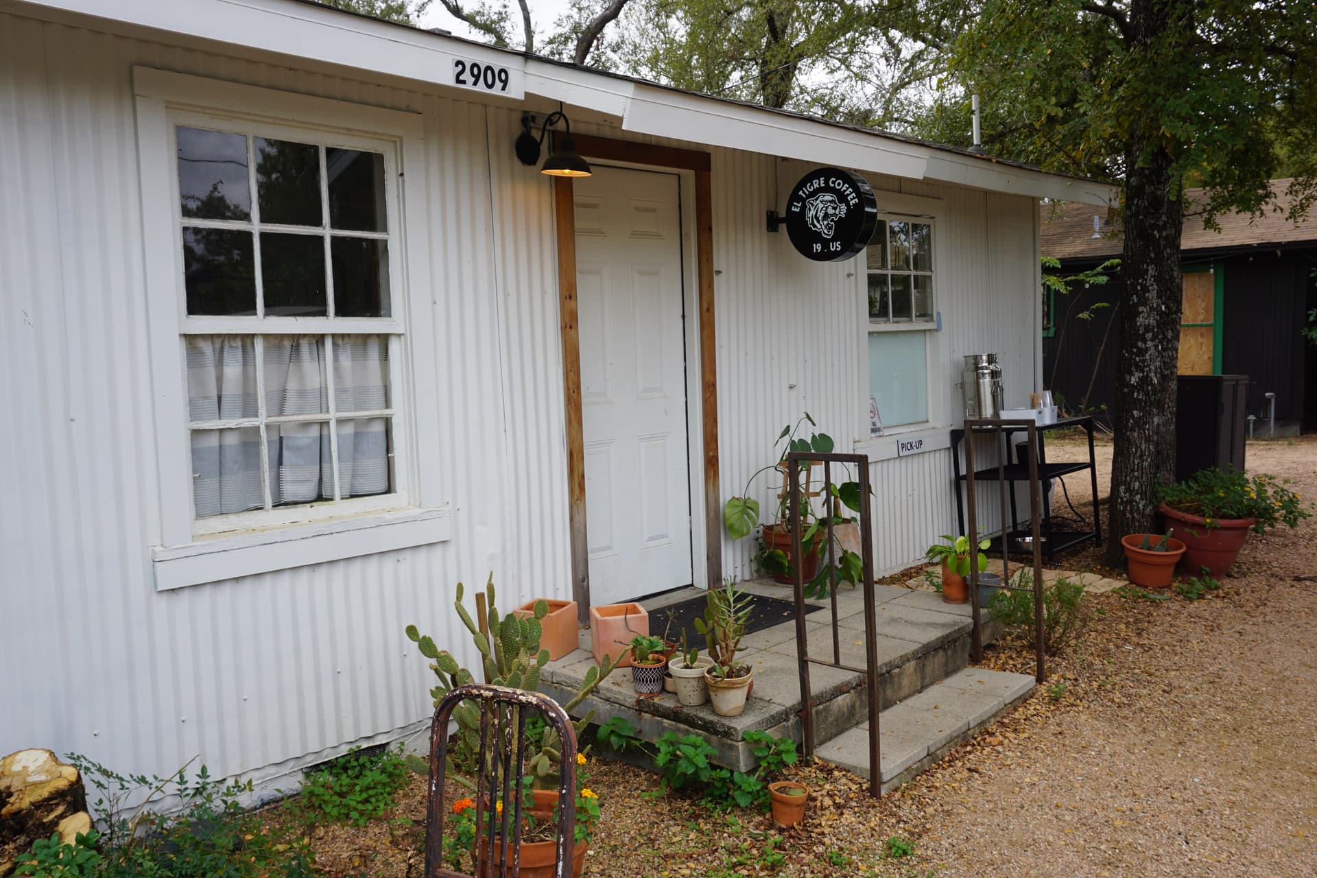 El Tigre Coffee moves from trailer to East 12th bungalow
